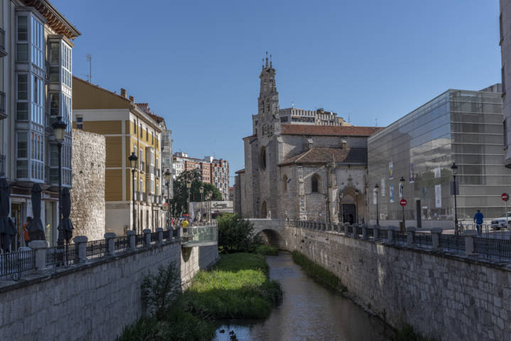 62 - Burgos - ciudad - calle de San Lesmes y rio Vena